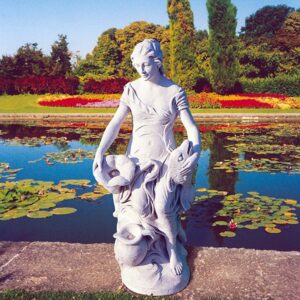 Campagnola - statua da giardino in graniglia di marmo di Carrara