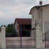 Pilastro Gonzaga G. - edilizia in cemento bianco