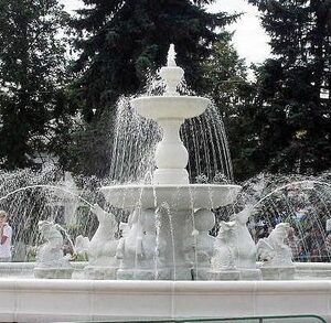 Fontana Roma - fontane da giardino funzionanti in graniglia di marmo di Carrara