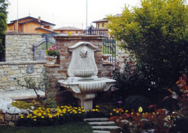 Fontana a muro Palermo - fontane da giardino con rubinetto in graniglia di marmo di Carrara