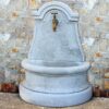 Fontana a muro Luciana - fontane da giardino con rubinetto in graniglia di marmo di Carrara
