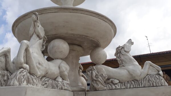 Fontana Roma - fontane da giardino funzionanti in graniglia di marmo di Carrara