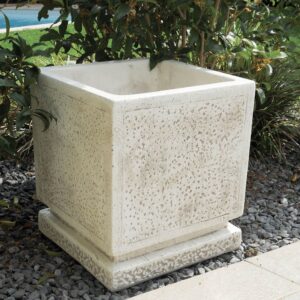 Vaso Martellinato Quadrato (grande)-arredo da giardino in pietra ricomposta