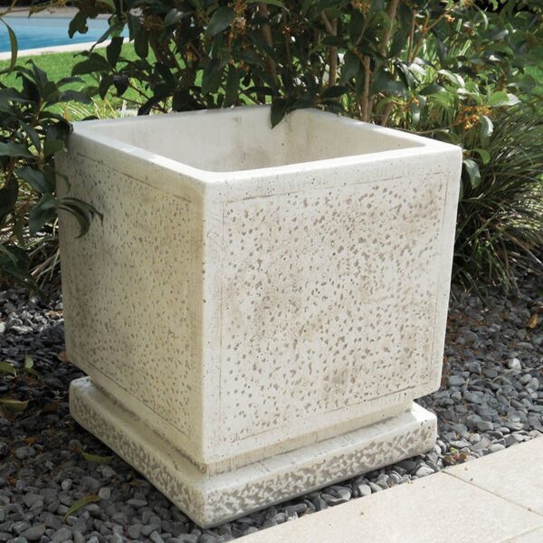 Vaso Martellinato Quadrato (grande)-arredo da giardino in pietra ricomposta