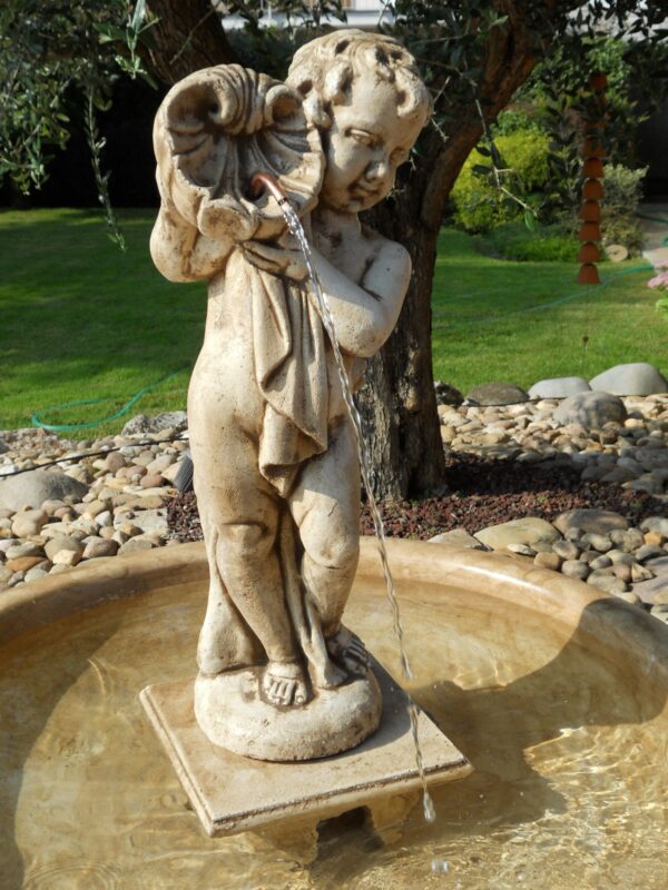 Putto Costazzurra (funzione zampillo)