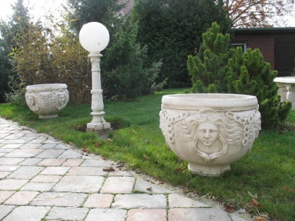 Vaso Maschera (grande)- arredo da giardino in graniglia di marmo di carrara