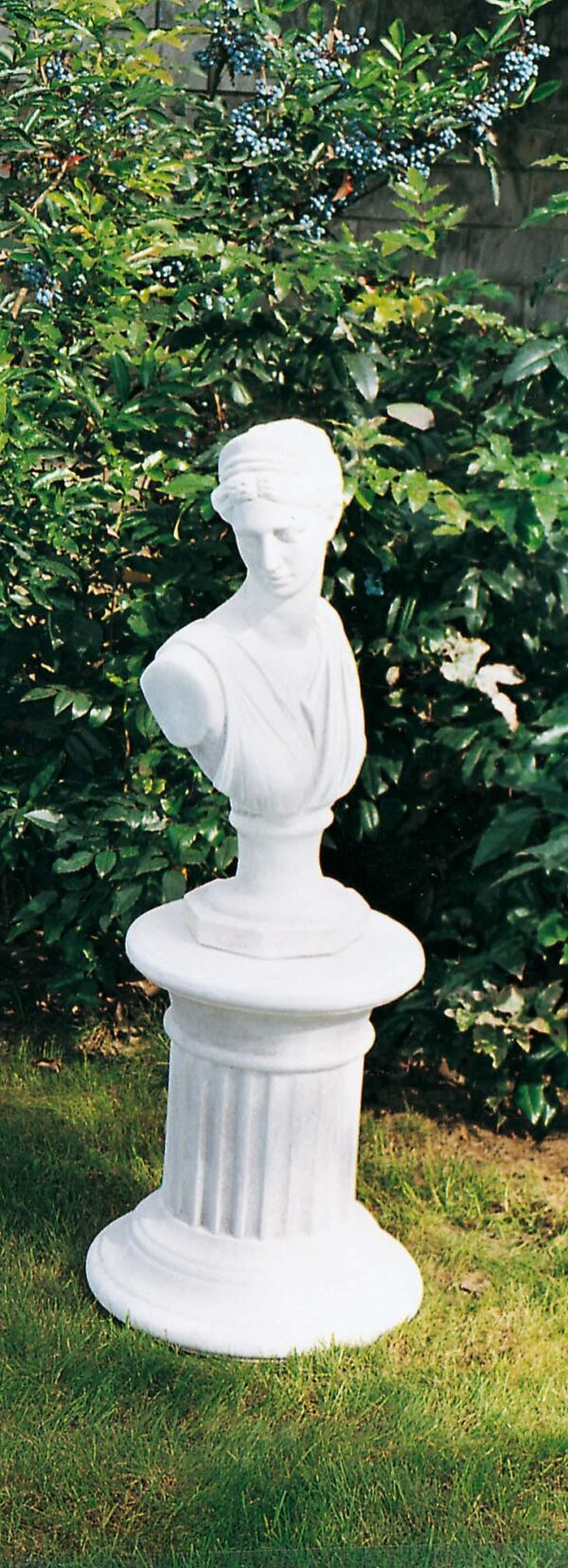 Busto Diana - arredo da giardino in graniglia di marmo di Carrara 100% Made in Italy
