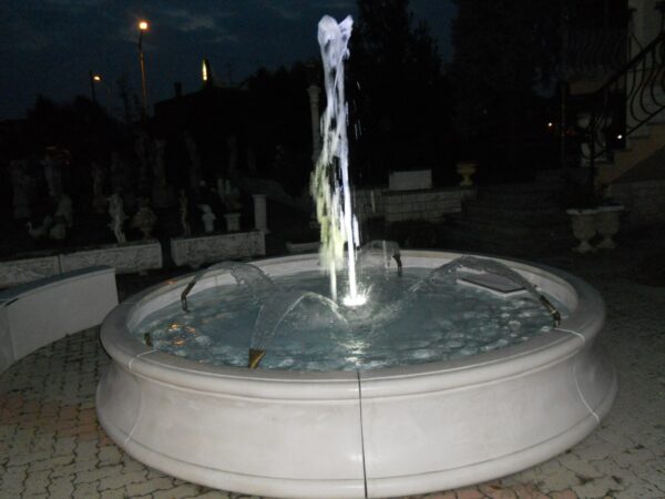 Fontana Alessandria - fontane da giardino funzionanti in graniglia di marmo di Carrara