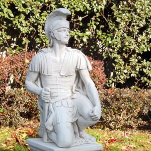 Centurione - statue da giardino in graniglia di marmo di Carrara